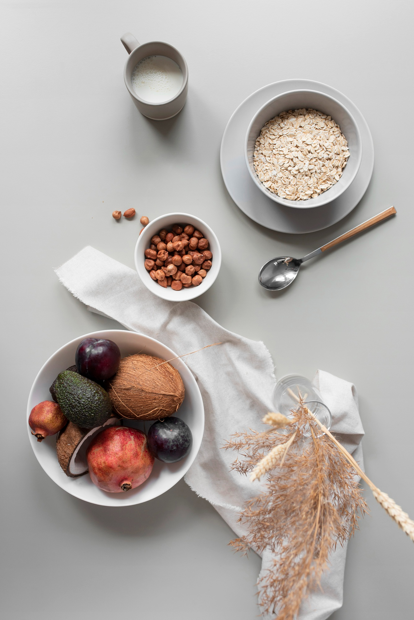 Овсена каша са воћем и орасима